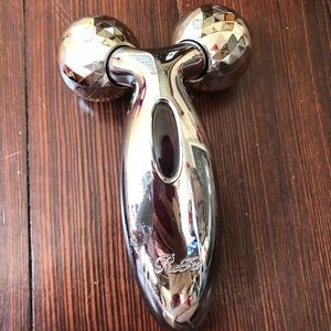 Authentic refa face roller